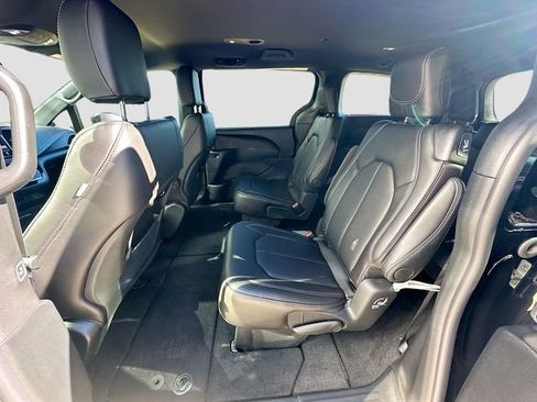 New 2026 Chrysler Pacifica Select image 25