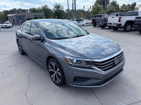 Used 2021 Volkswagen Passat 2.0T SE image 41