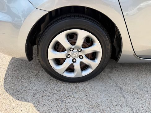 Used 2012 MAZDA MAZDA3 i Sport FWD image 12
