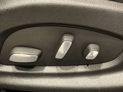 Used 2017 Cadillac XTS Luxury w/ Driver Awareness Package image 15