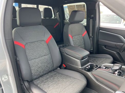 Used 2024 Chevrolet Colorado Z71 w/ Z71 Convenience Package 2 image 26