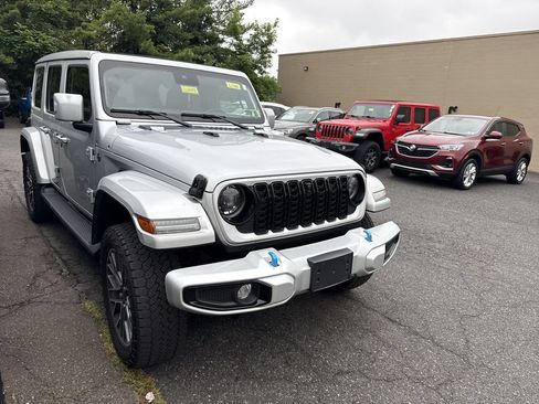 Used 2024 Jeep Wrangler High Altitude AWD/4WD image 14