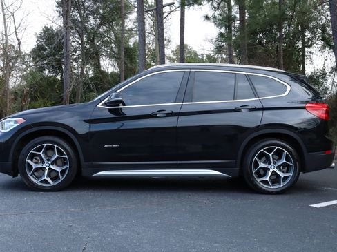 Used 2017 BMW X1 xDrive28i w/ Premium Package image 2