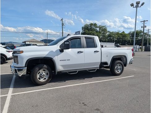 Used 2024 Chevrolet Silverado 2500 W/T w/ WT Convenience Package AWD/4WD image 1