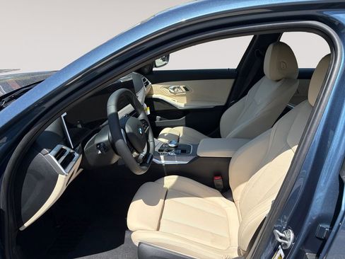 New 2026 BMW 330i xDrive Sedan w/ Convenience Package AWD/4WD image 9