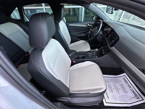 Used 2019 Volkswagen Jetta R-Line image 18