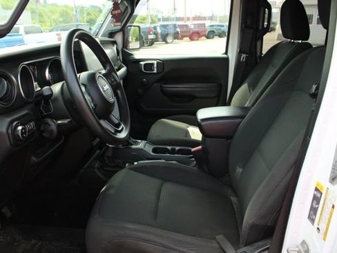 Used 2021 Jeep Gladiator Sport AWD/4WD image 14