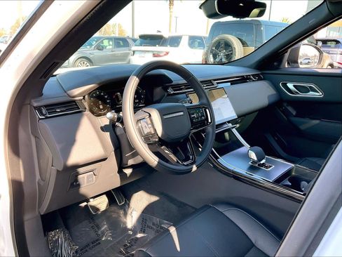 New 2026 Land Rover Range Rover Velar Dynamic SE image 8