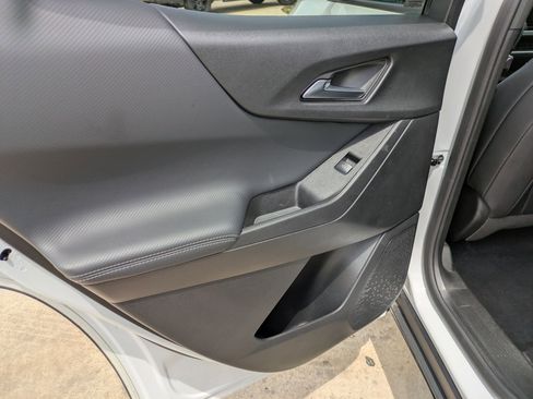 Used 2025 Chevrolet Equinox LT w/ Convenience Package II image 14