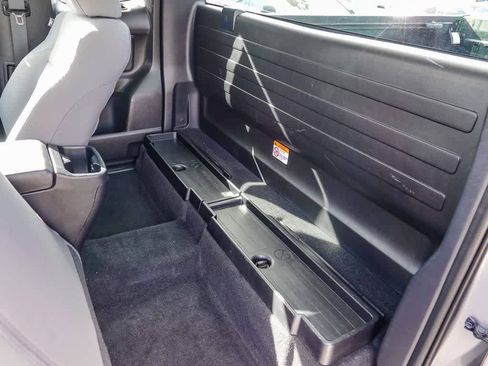 Used 2018 Toyota Tacoma SR image 17