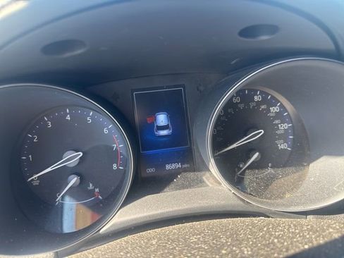 Used 2018 Toyota C-HR XLE image 12