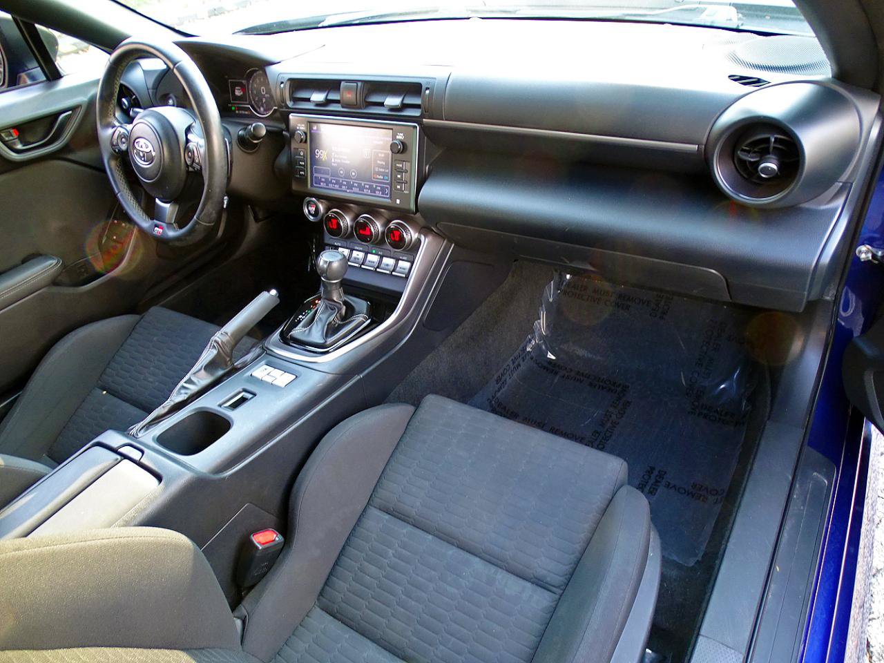 Used 2022 Toyota GR86 w/ ALL Weather Mat Package (TMS) RWD image 27
