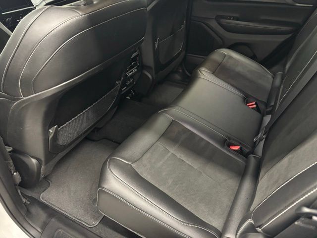 Used 2023 Jeep Grand Cherokee Altitude AWD/4WD image 11