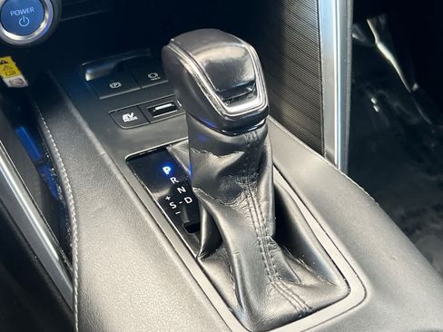 Certified 2022 Toyota Venza Limited AWD/4WD image 25