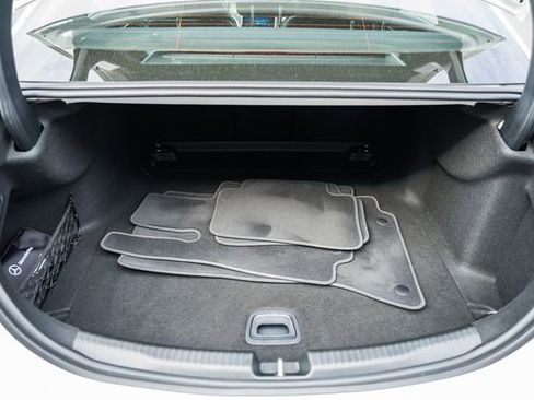 Used 2025 Mercedes-Benz C 300 4MATIC Sedan image 10