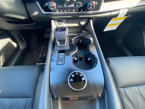 New 2026 Nissan Rogue Platinum image 15