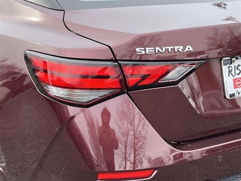 Certified 2021 Nissan Sentra SV image 9