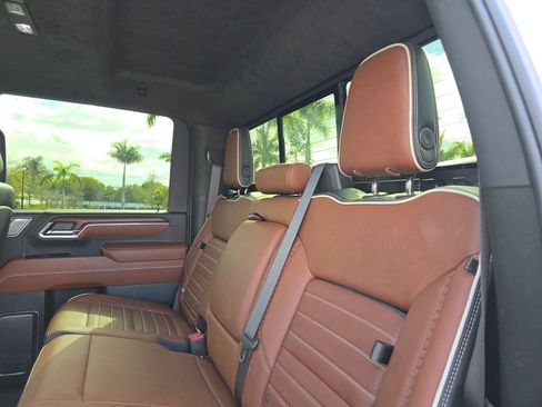 Used 2024 GMC Sierra 3500 Denali Ultimate image 16