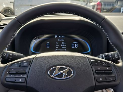 Used 2026 Hyundai Venue SEL image 12