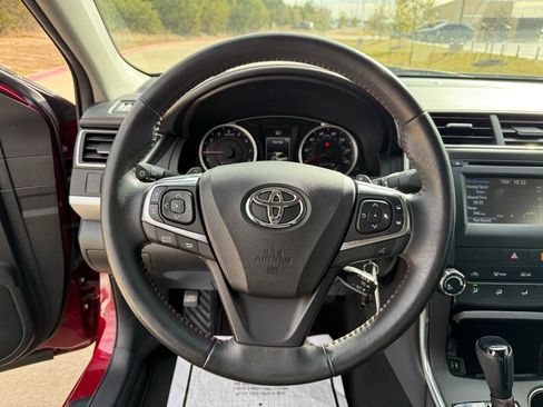 Used 2016 Toyota Camry SE image 15