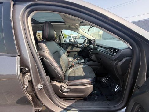 Certified 2022 Ford Escape SEL w/ SEL Stealth AWD Package image 14