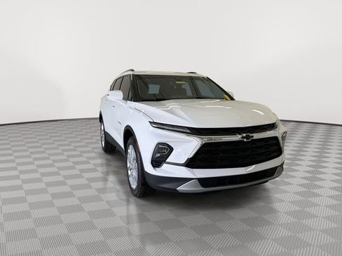 Certified 2024 Chevrolet Blazer LT FWD image 3