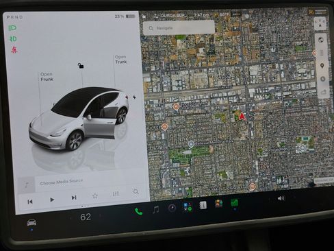 Used 2023 Tesla Model Y Long Range AWD/4WD image 9