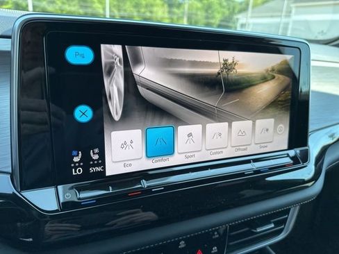 New 2025 Volkswagen Atlas Cross Sport SE image 20