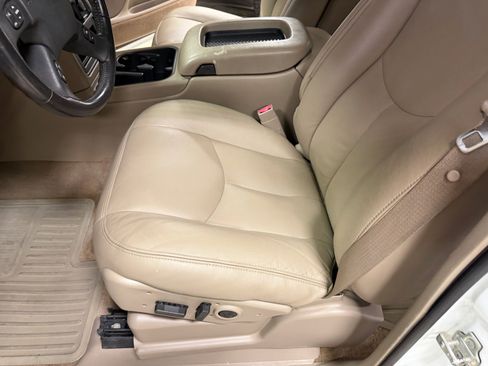 Used 2004 GMC Sierra 2500 SLT w/ Heavy-Duty Power Package image 23