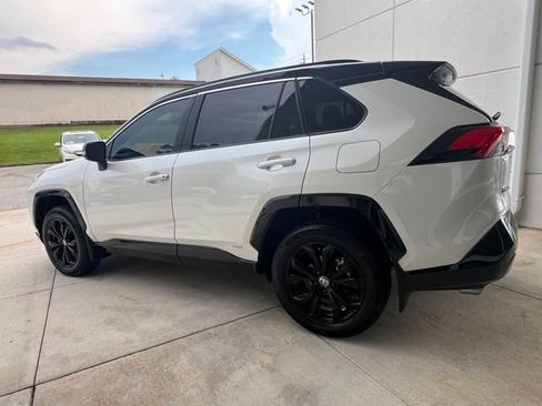 Used 2024 Toyota RAV4 XSE AWD/4WD image 3