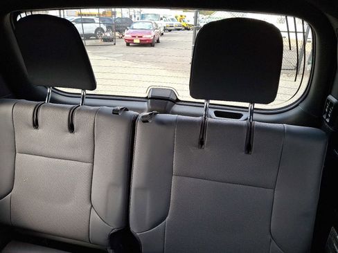 Used 2023 Lexus GX 460 Premium image 11