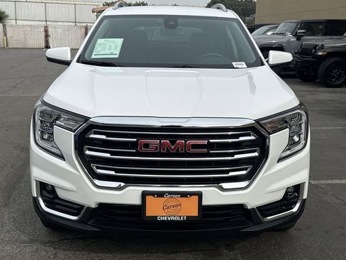 Used 2024 GMC Terrain SLT image 8