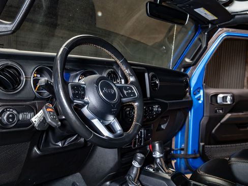 Used 2022 Jeep Gladiator Overland image 17