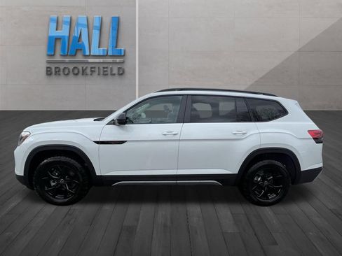 New 2026 Volkswagen Atlas Peak Edition AWD/4WD image 2