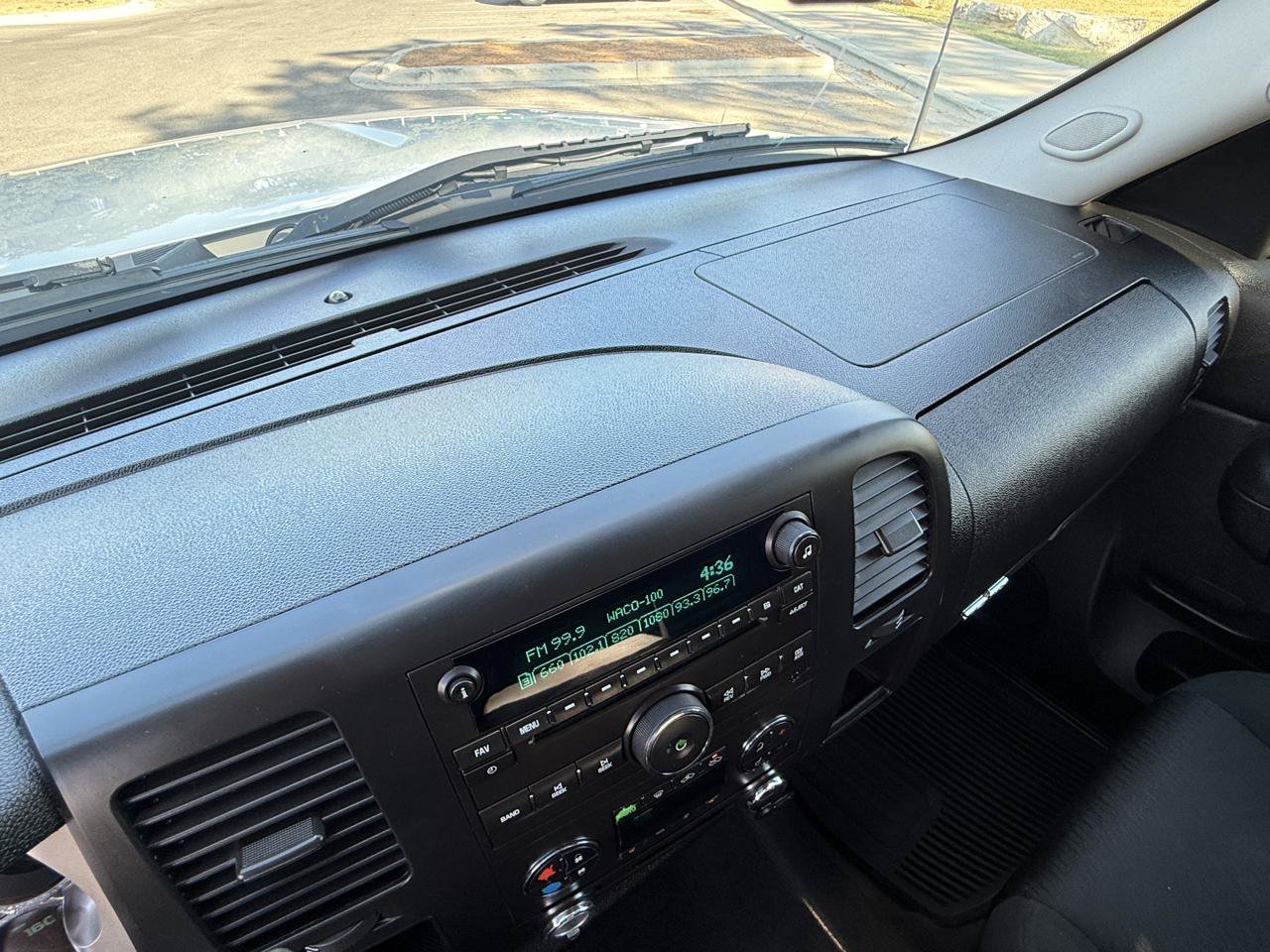 Used 2010 GMC Sierra 1500 SLE w/ Texas Edition RWD image 29