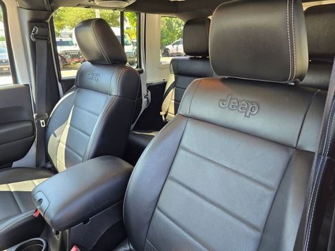 Used 2012 Jeep Wrangler Unlimited Sahara w/ Max Tow Pkg AWD/4WD image 17