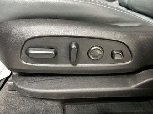 Used 2021 Buick Enclave Premium w/ Sun and Sites Package image 10