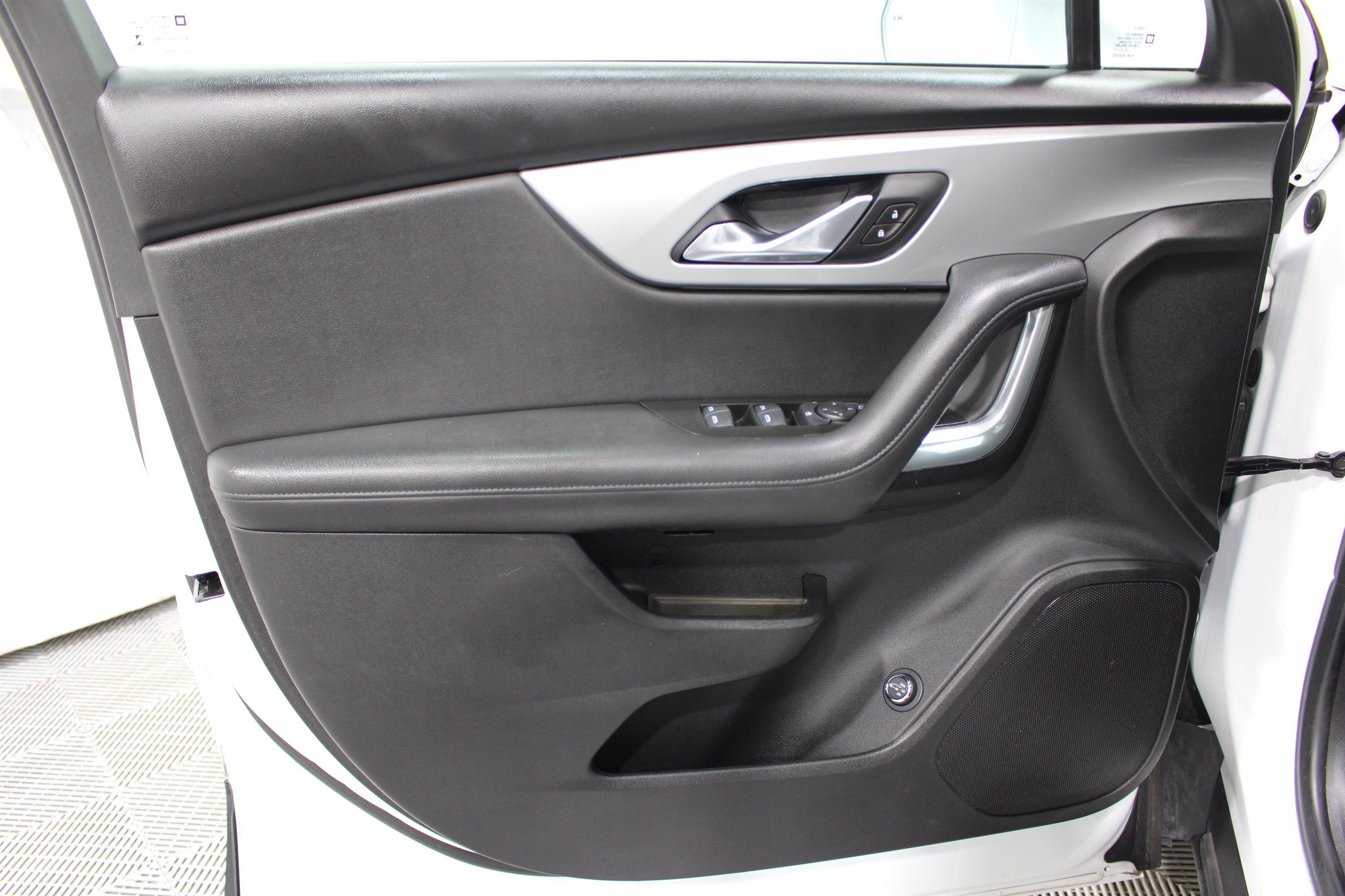 Used 2020 Chevrolet Blazer LT FWD image 5