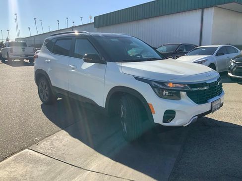 Used 2024 Kia Seltos S AWD/4WD image 2