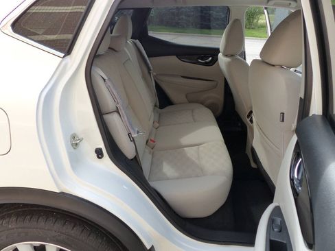 Used 2021 Nissan Rogue Sport SV FWD image 40