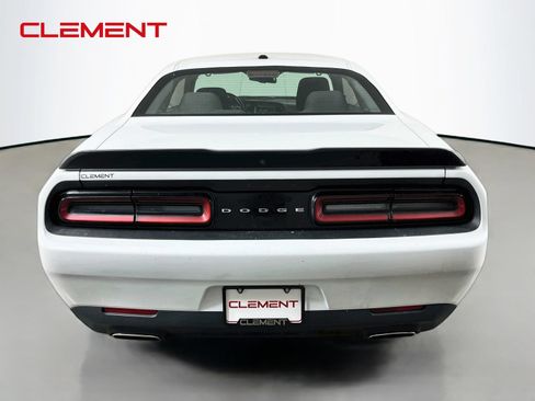 Used 2023 Dodge Challenger SXT RWD image 8