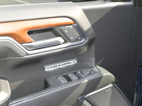 Used 2023 GMC Sierra 1500 Denali w/ Denali Reserve Package image 18