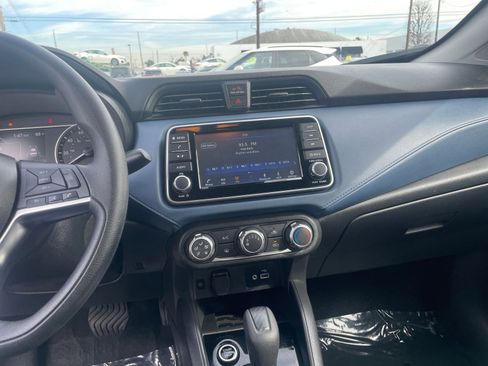 Used 2025 Nissan Versa SV image 17