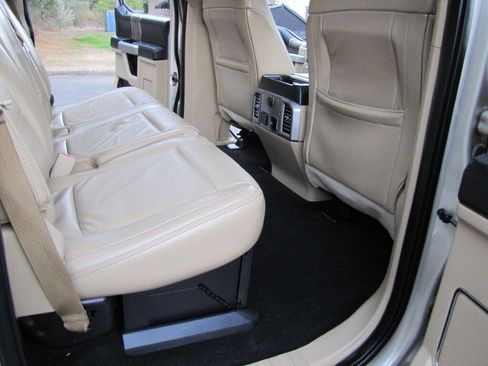 Used 2017 Ford F250 Lariat w/ Lariat Value Package image 20