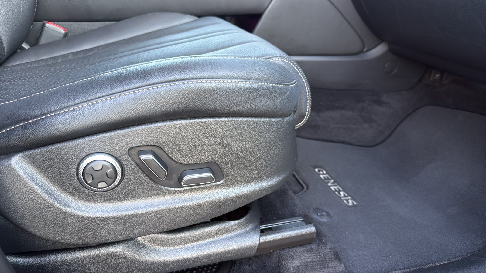 Used 2024 Genesis GV80 3.5T AWD/4WD image 24