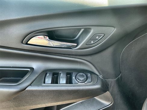 Used 2024 Chevrolet Equinox LT image 15