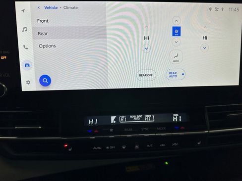 Used 2025 Toyota Sienna XLE image 31