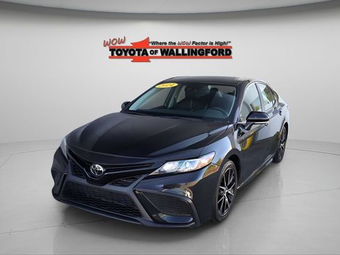 Certified 2024 Toyota Camry SE FWD image 1