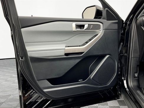 Used 2023 Ford Explorer XLT w/ Equipment Group 202A image 23