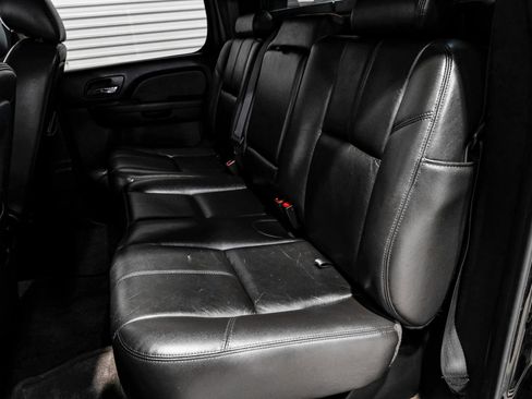 Used 2013 Chevrolet Avalanche LT w/ Suspension Package, Off-Road image 17